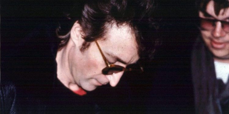 "Isha gati ta vrisja për famë" / Kërkesa e vrasësit të John Lennon refuzohet për herë të 14-të për lirim me kusht.