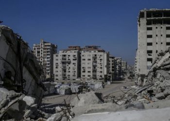 Izraeli nis sulme me raketat ndaj Gazës pas njoftimit të ministrit të Mbrojtjes: “Sulfet do të vazhdojnë deri në dorëzimin e Hamasit”