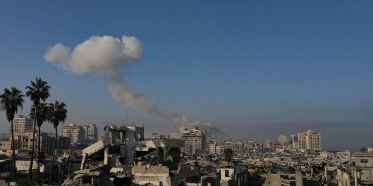 Izraeli vazhdon operacionet kundër Hamasit, ushtria raporton eliminimin e 11 anëtarëve të grupit palestinez.