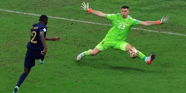 Juventusi e kërkoi gjatë gjithë verës, sulmuesi që i “dhuroi” Messit Kupën e Botës kalon në Premier League