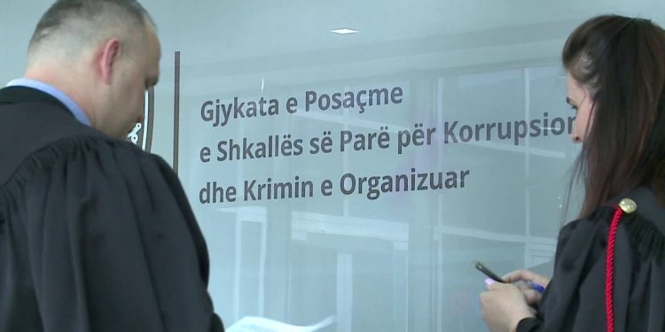 KLP kërkon ndihmë për stakun e dosjeve/ Prokurorët e ngarkuar përballen me mbi 22 mijë çështje të papërpunuara.