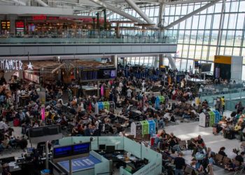 Kaos në aeroportet kryesore europiane, sulmet kibernetike shkaktojnë vonesa dhe anulime të shumta fluturimesh