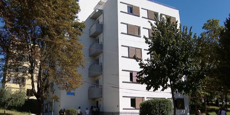 Kërkesë për dhomat e konviktit në qytet: Studentët i drejtohen policisë për ndihmë