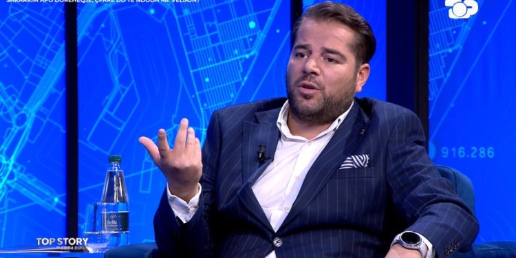 "Këshilli i Bashkisë nuk ka miratuar shkarkimin e Veliajt”/ Gazetari Bala në Top Story: Nga i mbyturi te mbetje të mbytura.