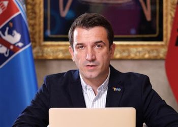 Këshilltarët e PS votuan për shkarkimin e Veliajt, ironia e ish-deputetit socialist: Duket se kemi pasur një superskuadër…