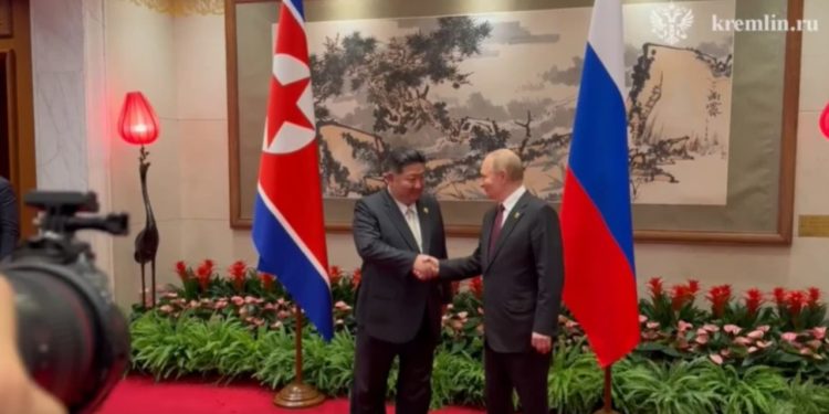 Kim dhe Putin japin një paralajmërim të qartë për Perëndimin: Bashkëpunimi mes Rusisë dhe Koresë së Veriut po rritet.