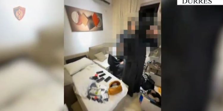 Kishin kthyer një apartament në Durrës në një 'strehë' prostitucioni, arrestohen tre femra kineze.