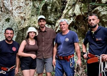 Kishin mbetur të bllokuar në Gjipesë, çifti izraelit shpëtohet.