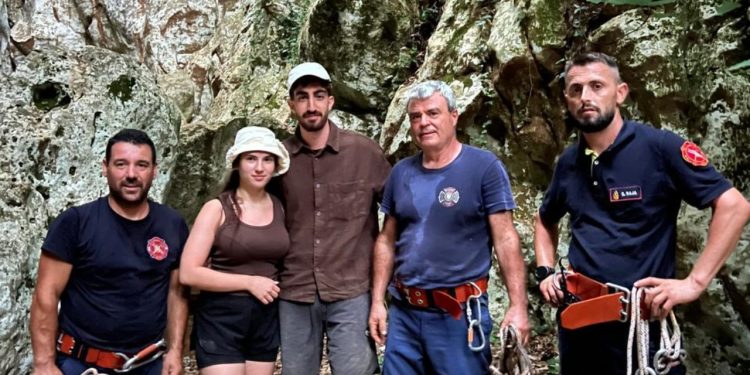 Kishin mbetur të bllokuar në Gjipesë, çifti izraelit shpëtohet.