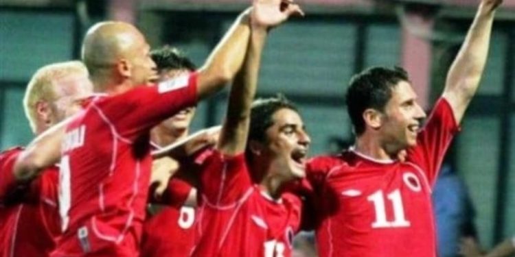 Kjo është Greqia 21 vjet më parë: Ku ndodhen sot heronjtë kuqezi që bënë histori me kampionët e Europës?