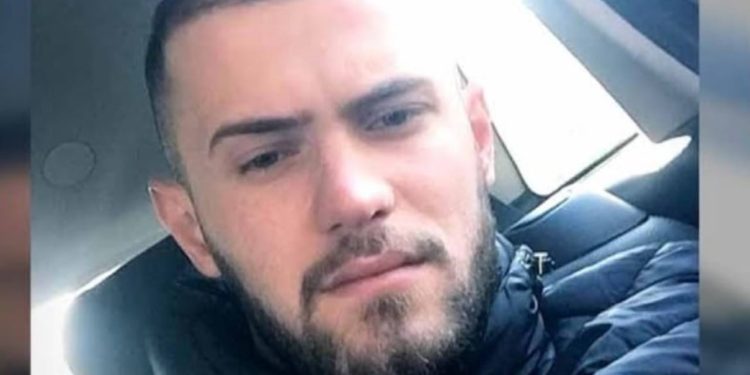 Klevis Lleshaj vritet, i dyshuar për krimin arrestohet/ Ai mohon akuzat në gjykim.