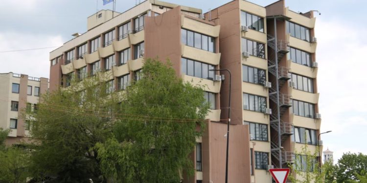 Kosova padit ish-punonjësen serbe të OSBE-së për spiunazh