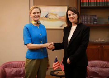 Kriminalët e grupeve të strukturuara: VanHorn në zyrën e Koçiut: SHBA mbështet Shqipërinë në luftën kundër krimit të organizuar.