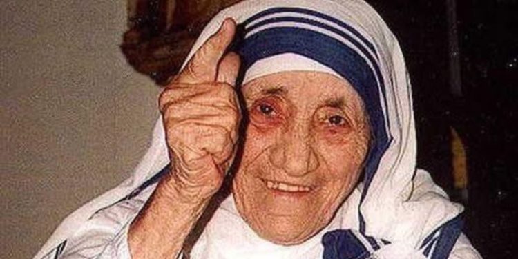 Kryeministri Rama uron në ditën e shenjtërimit të Nënë Terezës: Gruaja e vogël me një shpirt të madh