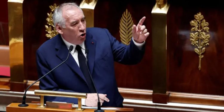 Kryeministri francez rrëzohet, Bayrou nuk merr mbështetje në votëbesim