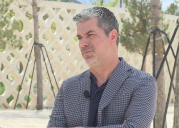 Kryetari i Bashkisë Vlorë, Ermal Dredha, dorëzohet nga posti.