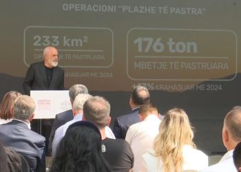 "Ksamili, plazh i keqtrajtuar”/ Rama: Nuk duhet të jetë më viktimë e injorancës që e trajton si tokë për t’u pushtuar dhe ofron shezlongë me çmime të paarsyeshme, ku rrezikon të gjesh gozhdë të ndryshkur.