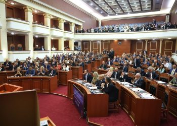 Kuvendi do të mbajë dy seanca nesër, zbardhen projektvendimet që pritet të votohen.