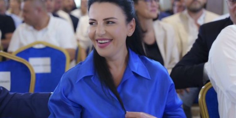 LAJM I FUNDIT: Zgjedhjet e parakohshme lokale në Tiranë, PS emëron Belinda Ballukun si udhëheqëse të fushatës.