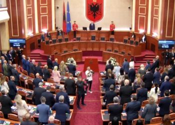 LIVE: Seanca e parë e Kuvendit për 72 deputetë, drejtuar nga Vasil Llajo