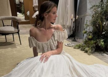 Lana Del Rey publikon imazhe të reja nga ceremonia e saj martesore me Jeremy Dufresne.