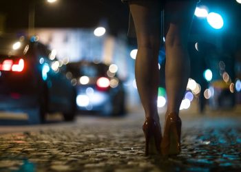 Legalizimi i prostitucionit: Argumente për të, pasi do të ndihmonte në parandalimin e shpërndarjes së sëmundjeve infektive.