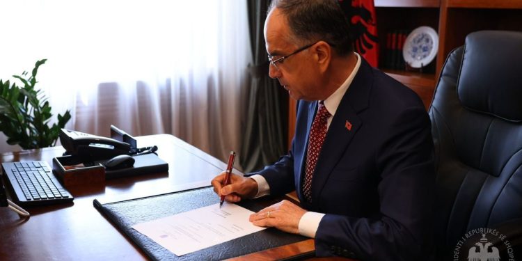 Legjislatura e XI e Parlamentit: Begaj convokon seancën e parë më 12 shtator, ndërsa Shqipëria ballafaqohet me një moment historik në përpjekjet për t'u anëtarësuar në BE.