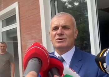 Leskaj shpjegon arsyen pse votoi kundër emërimit të Bardhit si kryetar të Grupit Parlamentar të PD: Berisha ka bërë një gabim të madh.