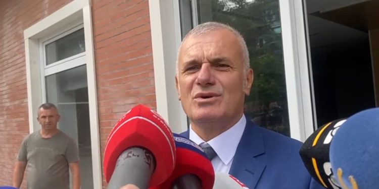 Leskaj shpjegon arsyen pse votoi kundër emërimit të Bardhit si kryetar të Grupit Parlamentar të PD: Berisha ka bërë një gabim të madh.