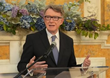 Libri i Ditëlindjes së Epstein zbulon lidhjet me ambasadorin britanik në SHBA: Miku im më i ngushtë...