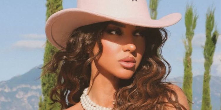 Loredana publikon projektin e saj të ri mediatik, një reality show që fokusohet te vajzat e reja.