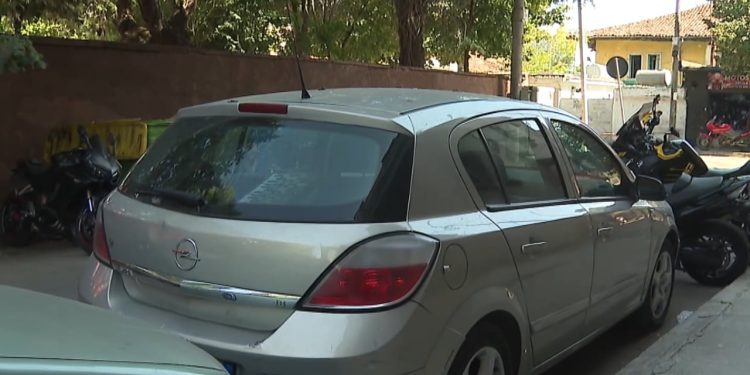 Makinat e braktisura konfiskohen: Afat 30 ditë për t’i hequr, regjistrimet kanë filluar, aksioni nisi nga rrugët e Tiranës.