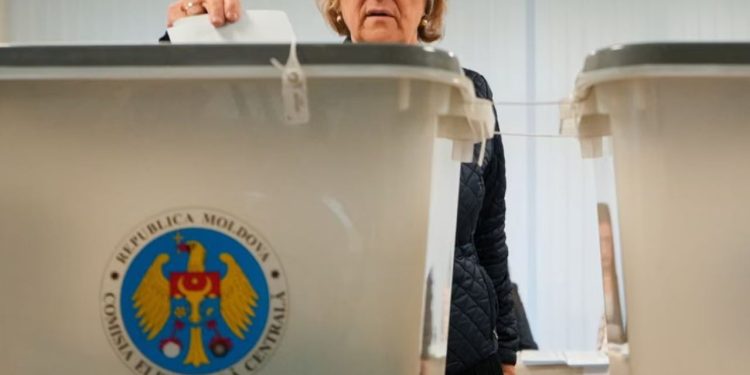 Marrëdhëniet mes Bashkimit Evropian dhe Rusisë: Shtetet e Europës Lindore votojnë për të ardhmen e tyre, zgjedhje historike përballë kërcënimeve nga Kremlini.
