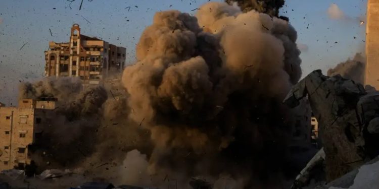 "Më shqetëson situata në Gaza" / Izraeli forcon ofensivën, banorët janë të detyruar të evakuuar.