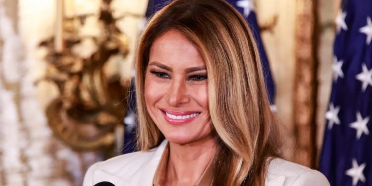 Melania Trump si “Zonjë e Parë e Tërhequr” në rol kyç në politikën e jashtme të administratës së burrit të saj