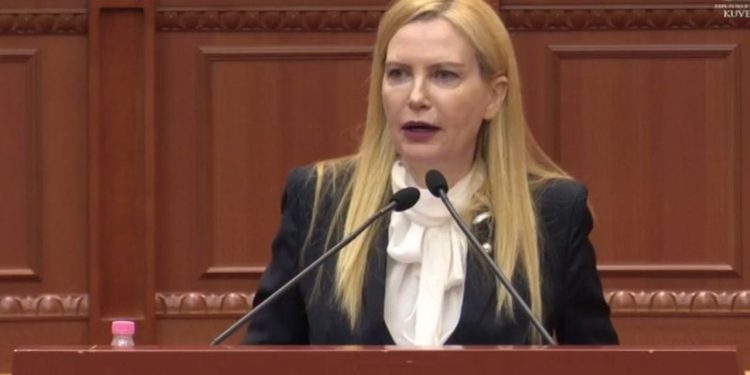 Mesila Doda shpjegon arsyejt e deklaratës së saj si e pavarur: Nuk kam pasur konsultime për grupimet e reja, do të vazhdoj…