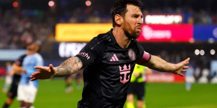 Messi shënon dy gola dhe jep një asist, duke e çuar ekipin e Beckham në fazën e play-off për të dytin vit me radhë.