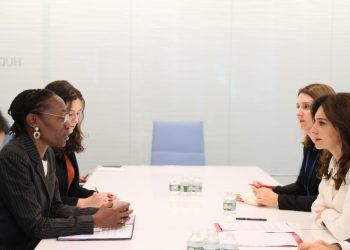 Ministrja Spiropali takohet me presidentin e “International Crisis Group”: Diskutim mbi sigurinë në rajon dhe Kosovë