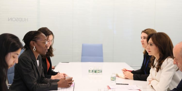 Ministrja Spiropali takohet me presidentin e “International Crisis Group”: Diskutim mbi sigurinë në rajon dhe Kosovë