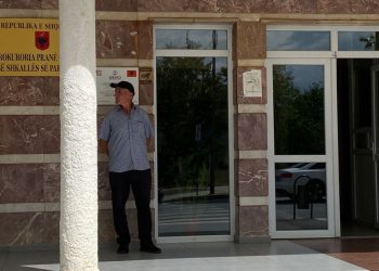 Ndërtim i paligjshëm i 8 objekteve, Gjykata e Kukësit vendos masën 'detyrim paraqitjeje'