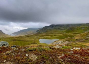 Ndërtime të paligjshme në territorin e mbrojtur të Kukësit: Një person i arrestuar, dy nën hetim dhe një tjetër në kërkim.