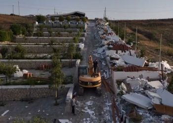 Ndërtimet e paligjshme në Kepin e Rodonit: Rama publikon pamjet, të gjitha strukturat u larguan nga “tokat e xanun”.