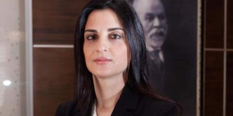 Ndryshime në Bashkinë Durrës/ Pas kritikave nga Rama, Emirjana Sako pranon dorëheqjet e pesë administratorëve.