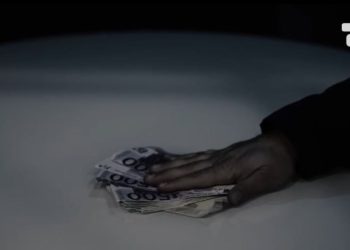 Në brendësi të ngjarjes: “Aman, vëlla, jo sonte, sepse do ta pish Talo Çelën”, kush e tradhtoi ‘Momën’ dhe misteri i vdekjes së informatorit.