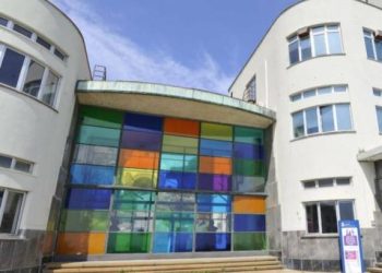 Ngjarje tragjike në Itali: një 7-vjeçar bie nga çatia e shkollës