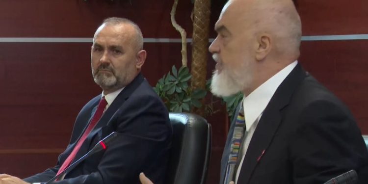 “Një detaj që e zbulova shumë vonë”/ Manja i kalon përgjegjësitë Lamallarit, Rama kritikon: Qeverisja e ministrisë së Drejtësisë vazhdon të jetë në Dibër.