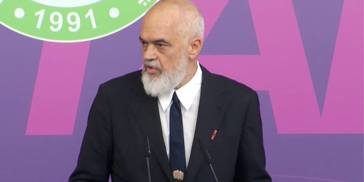 Një femër në krye të Ministrisë së Brendshme, Rama emëron Albana Koçiun.