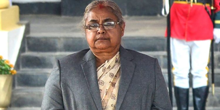 Një gjykatëse ndaj korrupsionit në Nepal, Sushila Karki, merr detyrën si Kryeministre.