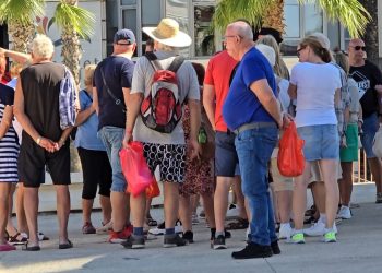 Një tjetër fluks turistësh në Durrës, sezoni vazhdon me intensitet të lartë në vjeshtë