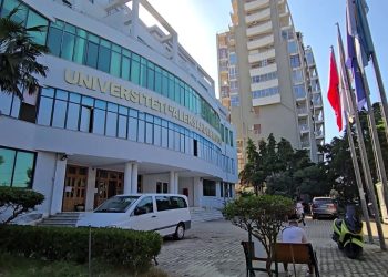 Numri i studentëve në Durrës rritet, 1296 të rinj regjistrohen në arsimin e lartë, bashkëpunim me “La Sapienza” në Romë.